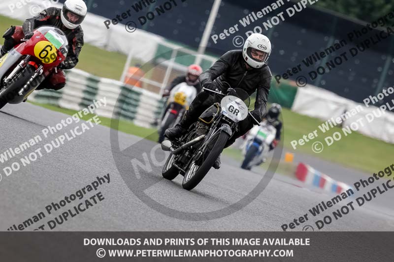 Vintage motorcycle club;eventdigitalimages;mallory park;mallory park trackday photographs;no limits trackdays;peter wileman photography;trackday digital images;trackday photos;vmcc festival 1000 bikes photographs